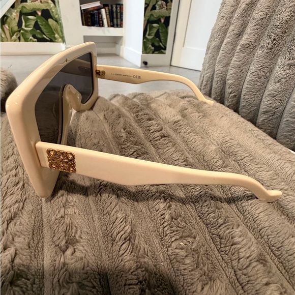 LOEWE
Chunky Anagram 140MM Mask Sunglasses - Picture 8 of 8